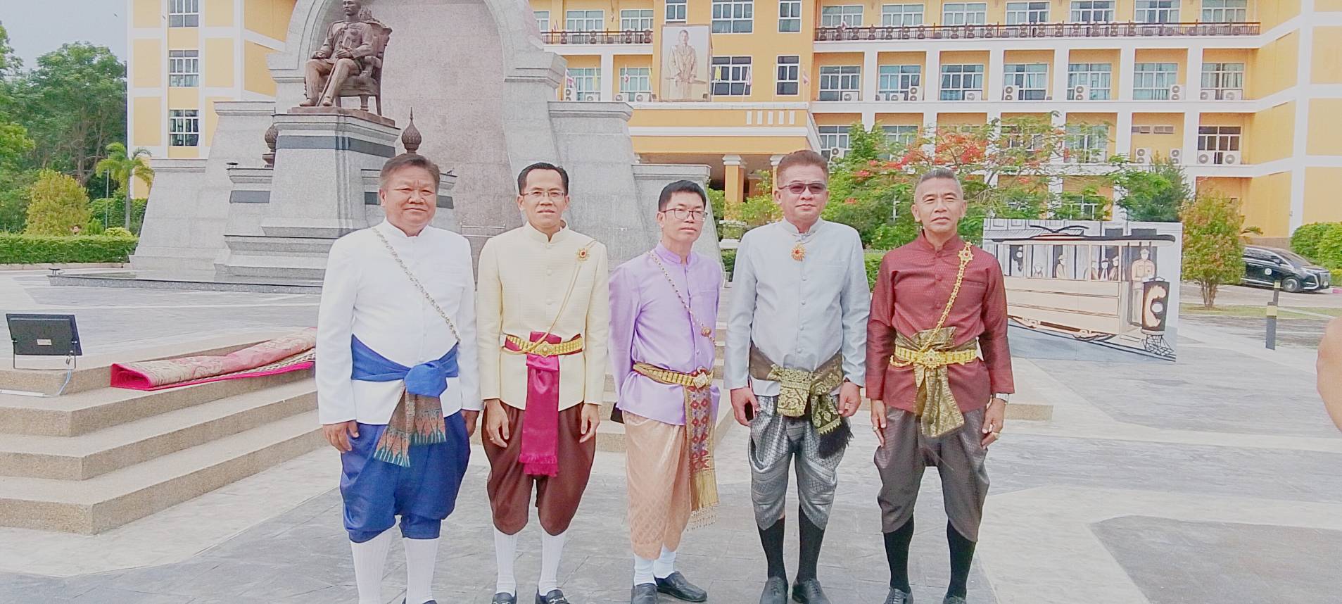 title - ร่ามพิธีถวายบังคมพระบรมราชานุสาวรีย์ พระบาทสมเด็จพระจุลจอมเกล้าเจ้าอยู่หัว (รัชกาลที่ 5) ภายใต้แนวคิด 